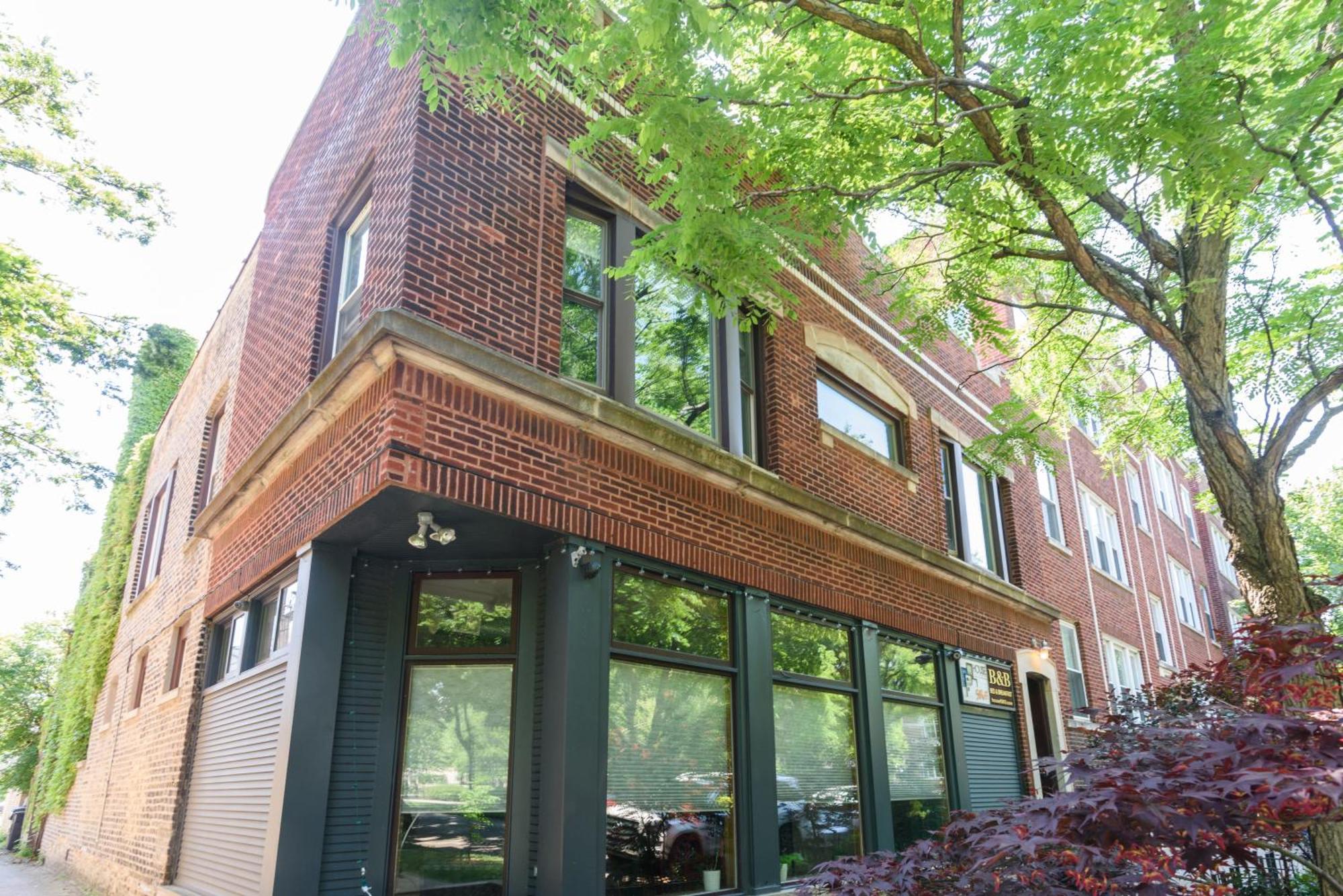 House 5863- Chicago'S Premier Bed And Breakfast Exterior photo