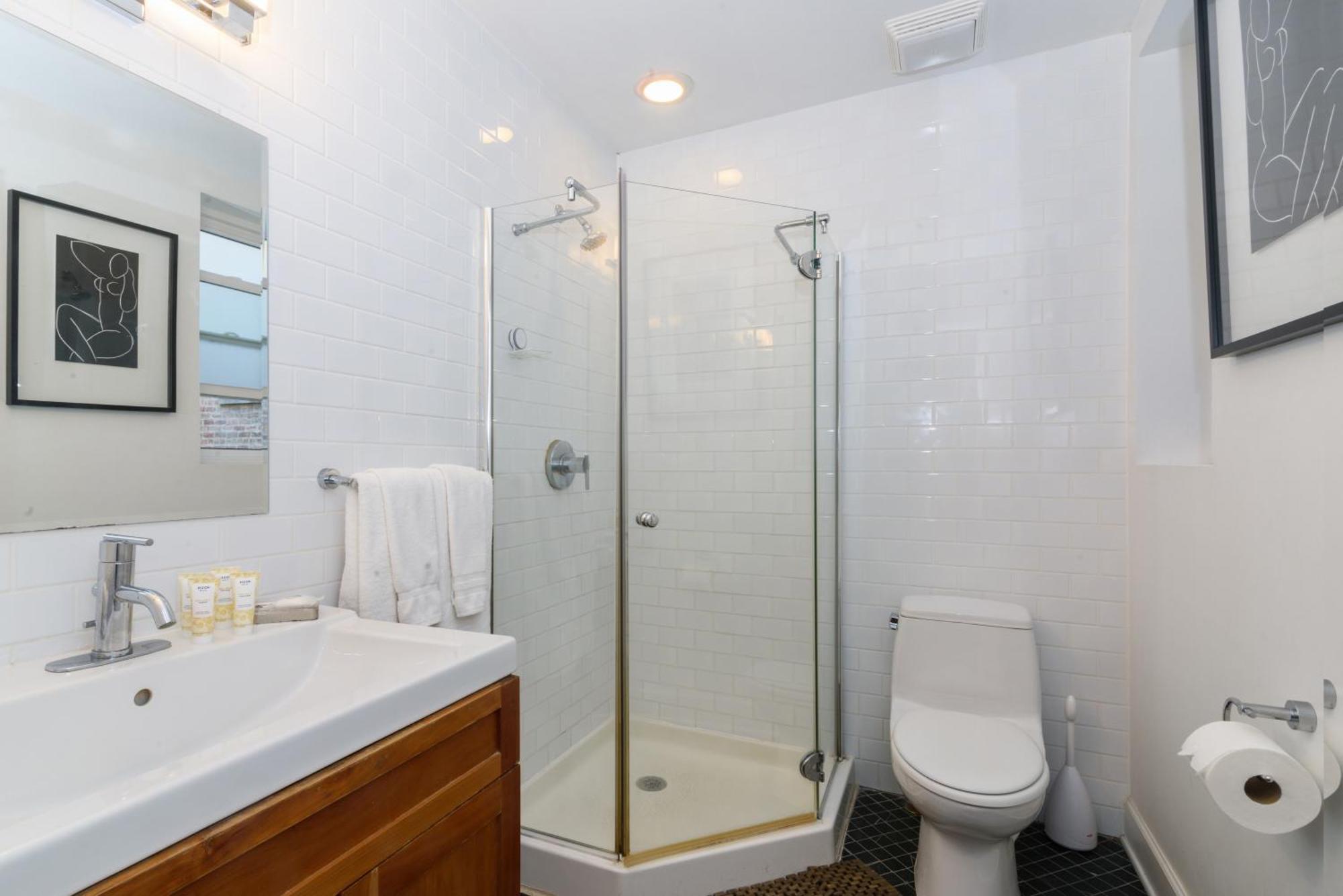 House 5863- Chicago'S Premier Bed And Breakfast Room photo