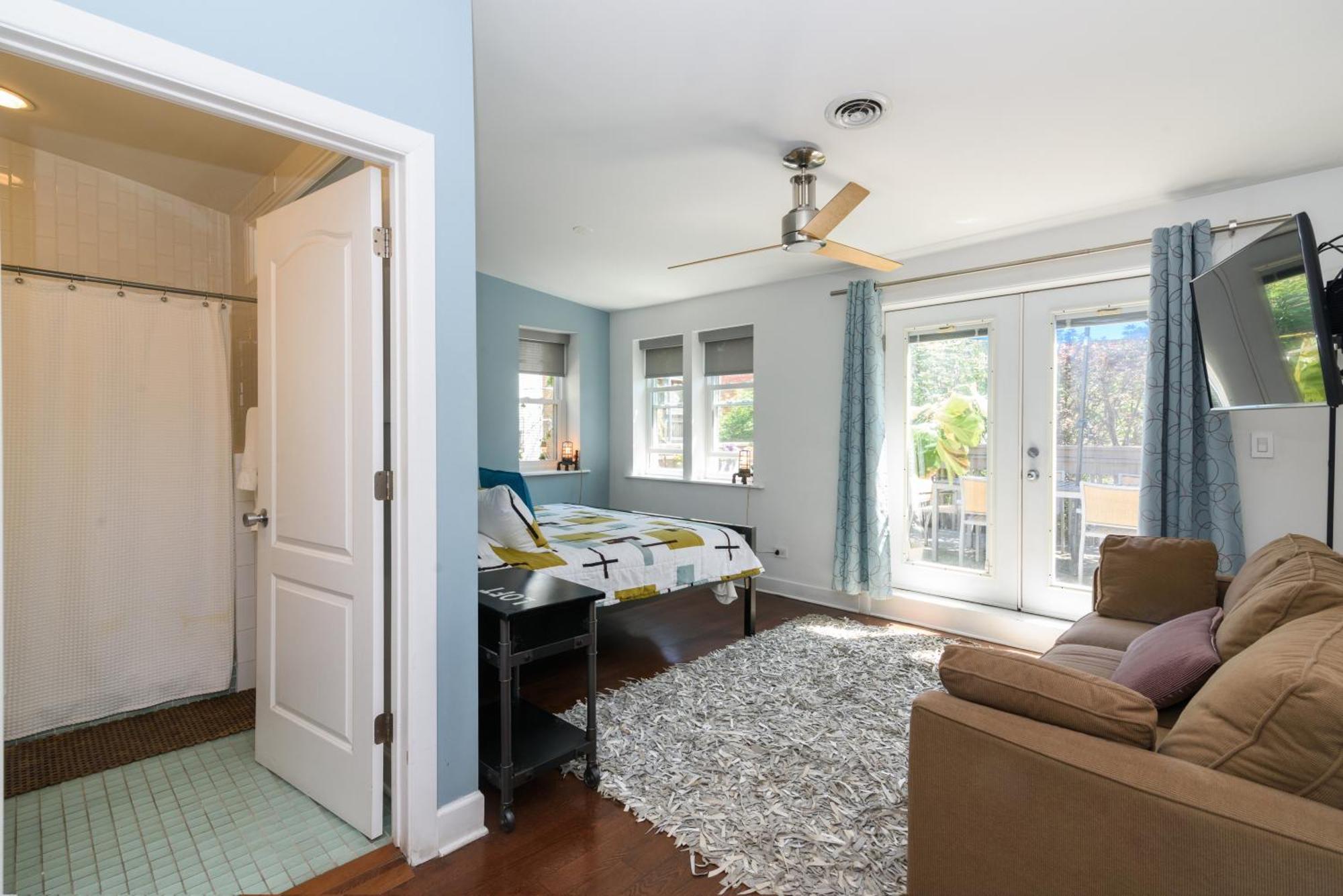House 5863- Chicago'S Premier Bed And Breakfast Room photo